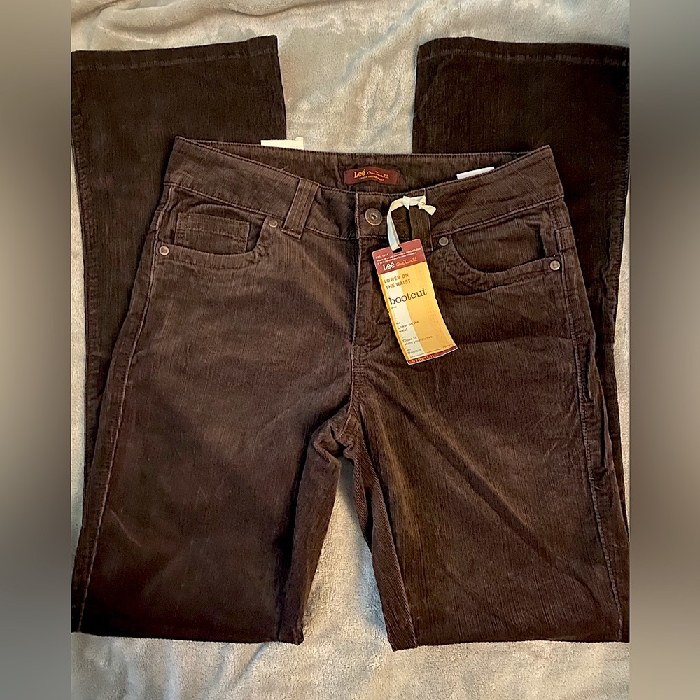 Lee one true fit Brown Bootcut Corduroy pants size 7/8 woman’s